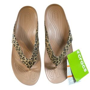 Crocs Kadee ii Leopard Print Tan Flip Flop Sandals Women’s 8 NWT Beach summer